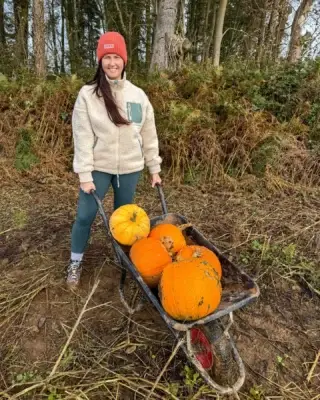 Something a little different for me.

Yesterday was my first time at a pumpkin picking patch, it was quite the experience…

Thought I would dress for the occasion with my @acaioutdoorwear mango beanie. It was a lot colder than it looked and the about of mud which at one point went over my @keeneurope boots. So glad I wore them though because there were people struggling in trainers. I don’t think these boots will ever be clean again though.

🧢  @acaioutdoorwear 
🔝 @acaioutdoorwear 
🥾 @keeneurope 

#pumpkinpatch #cardiff